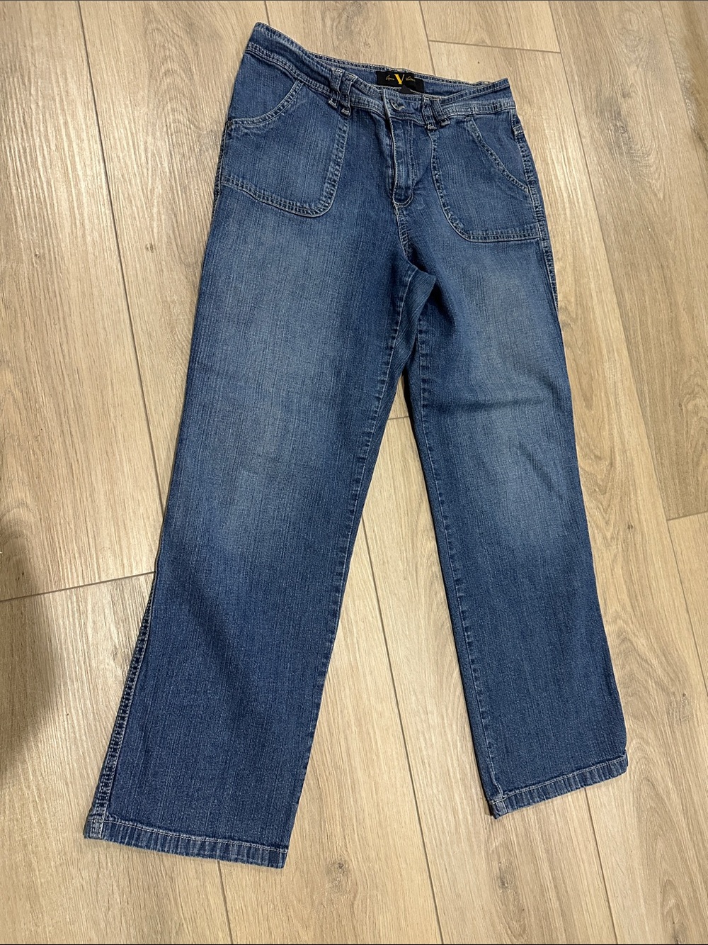 Vintage Gloria Vanderbilt Blue Light weight Women's Denim Jeans. 10 short